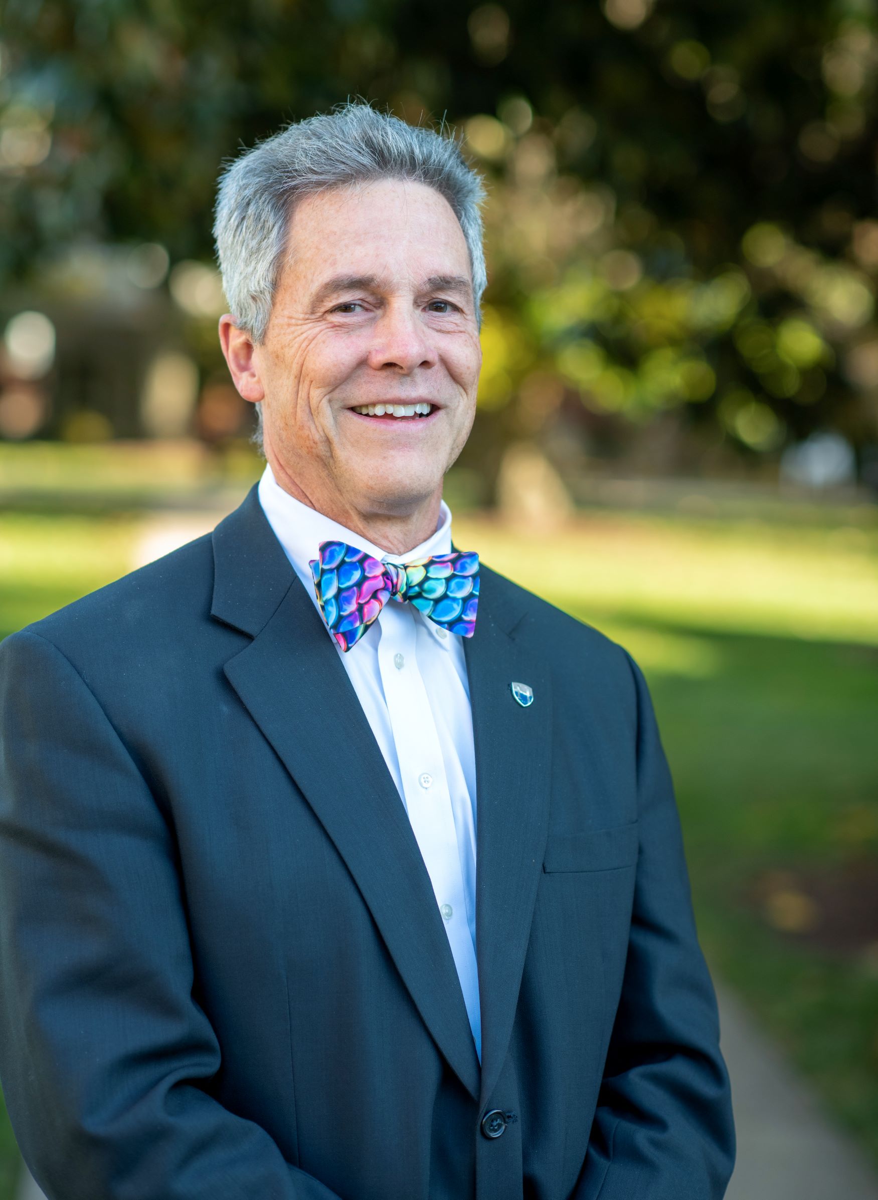 Hood Alum Establishes New Book Fund Supporting Hood Advantage Program